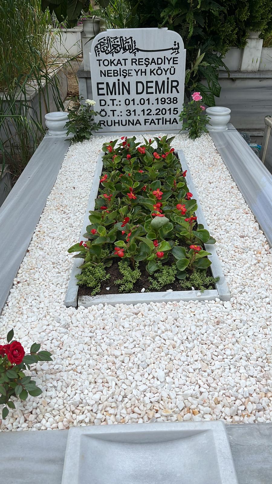 Mevsimlik çiçek dikimi